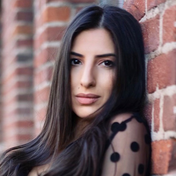 Meet your Posher, Ines - Picture 1 of 1